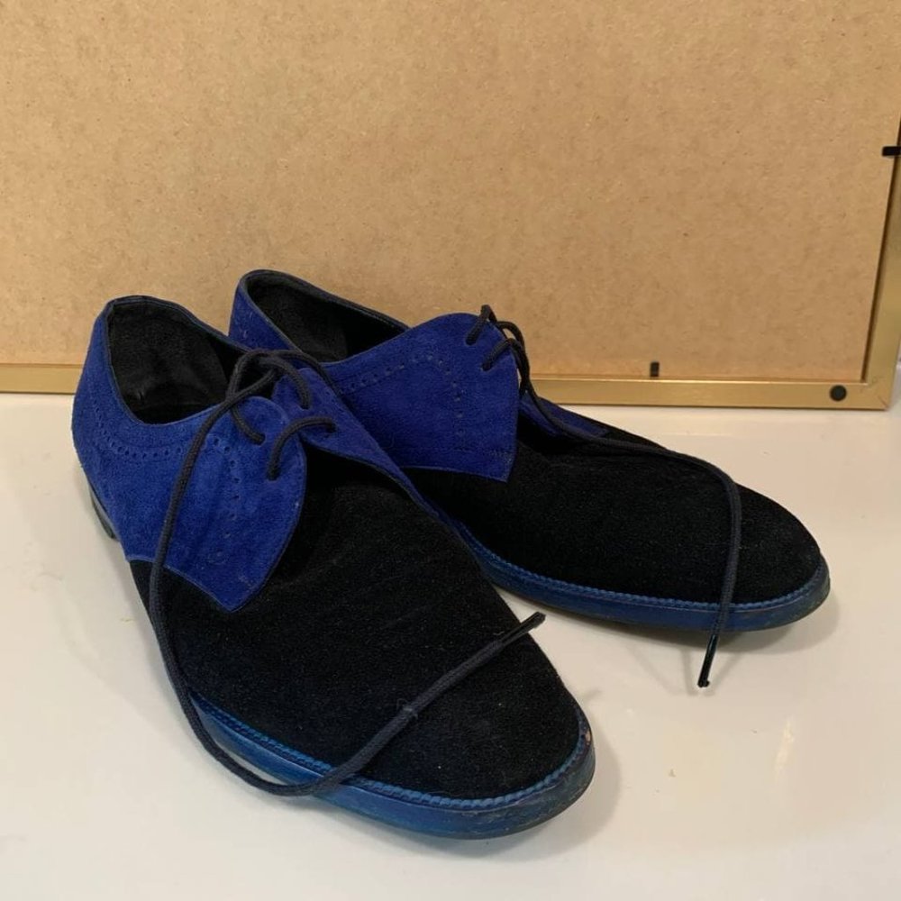 Manolo Blahnik 40 Navy/ Black Suede Flat Shoes